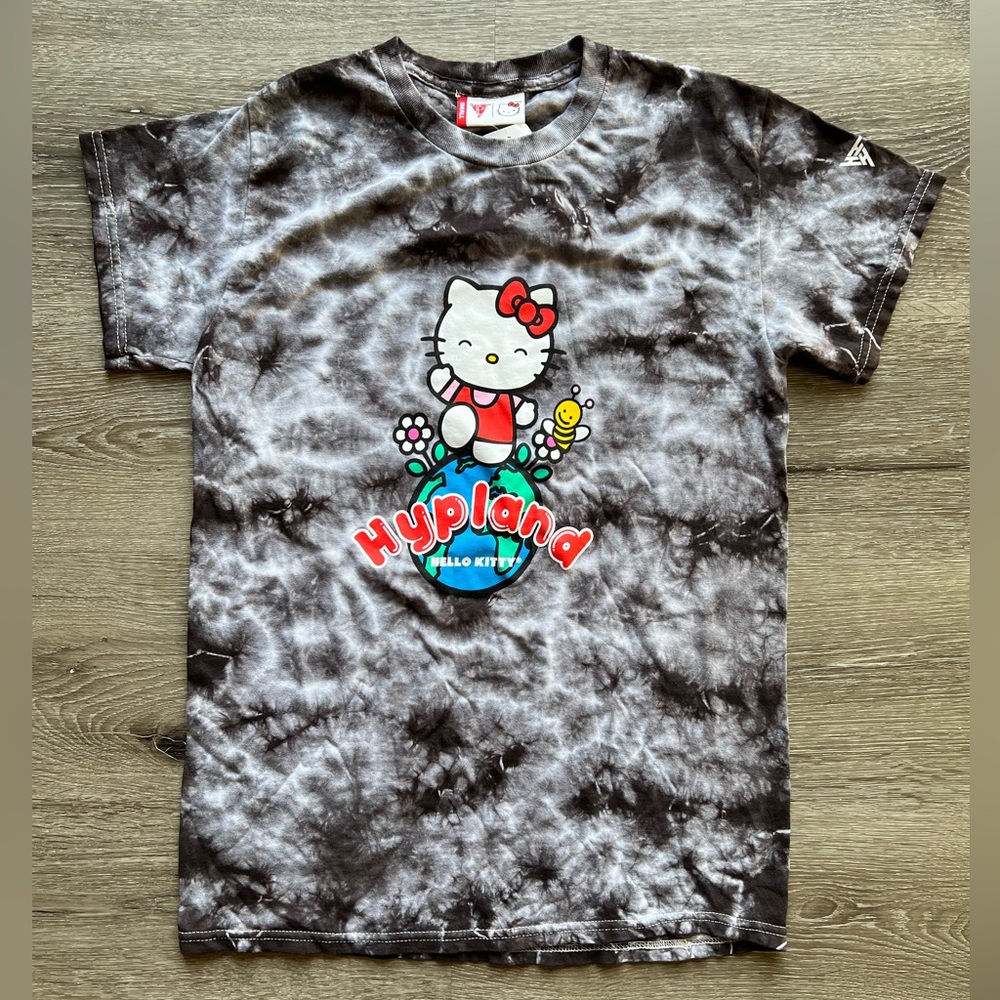 Hypland Hello Kitty Tee in Size Small